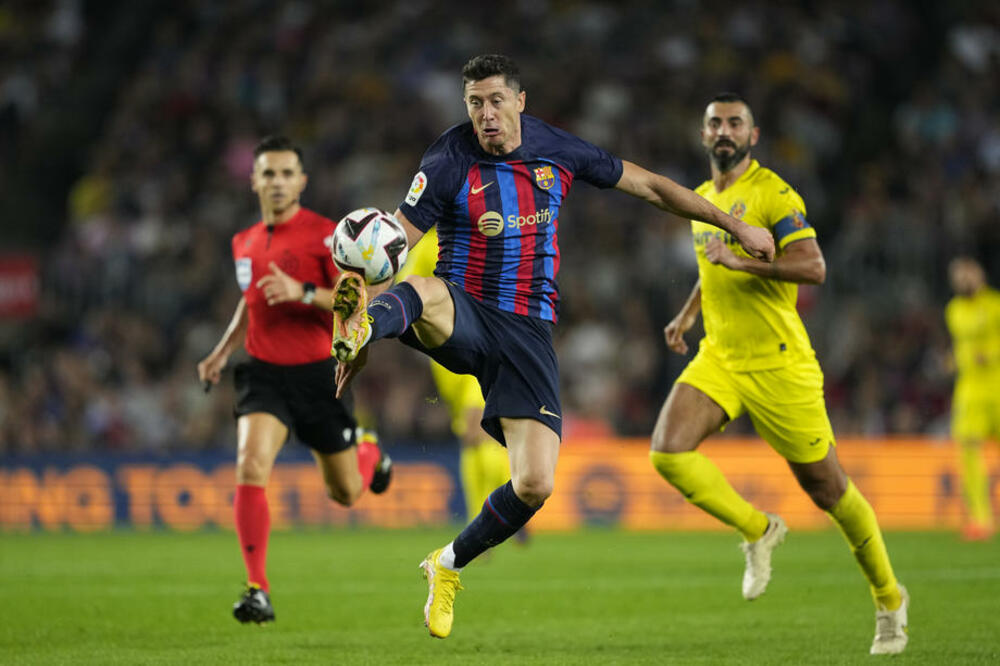 POBEDNIK REŠEN U PRVOM DELU MEČA! Levandovski sa dva gola vodio Barselonu do trijumfa protiv Viljareala! (FOTO)
