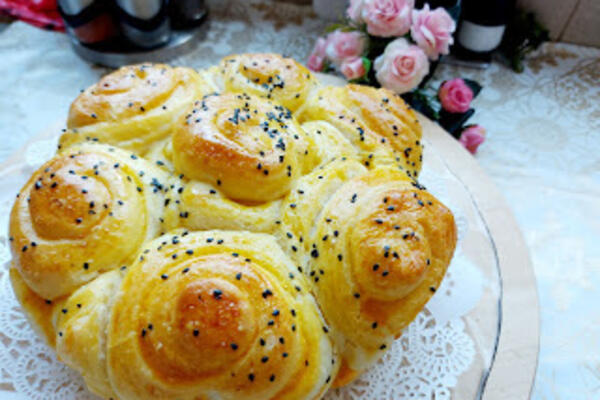 BAKA NAM OTKRIVA RECEPT ZA NAJMEKŠU POGAČU: Priprema je vrlo laka, ZAVOLEĆETE je na prvi zalogaj! (VIDEO)