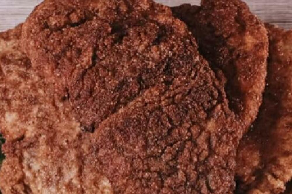 OVO JE UBEDLJIVO NABOLJI RECEPT ZA BEČKE ŠNICLE: Meso mora da bude BAŠ OVAKVO da bi imale SOČAN i POSEBAN UKUS