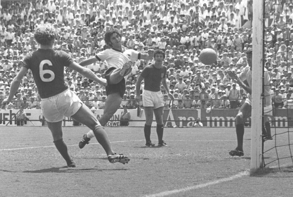 Gol Gerda Milera za eliminaciju Engleza kao branioca trofeja