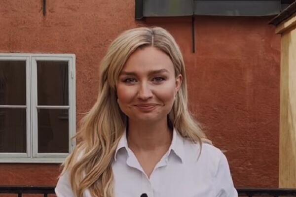 OVO JE PRELEPA POLITIČARKA OD KOJE SVIMA ZASTAJE DAH: Nećete verovati koliko GODINA ima, prava BOMBA (FOTO)