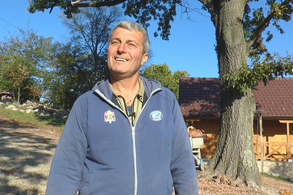 POKLONIO PLACEVE NA ODLIČNOJ LOKACIJI DA BI IMAO KOMŠIJE: Dejan stavio OGLAS i za 15 dana dao sve PARCELE! (FOTO)