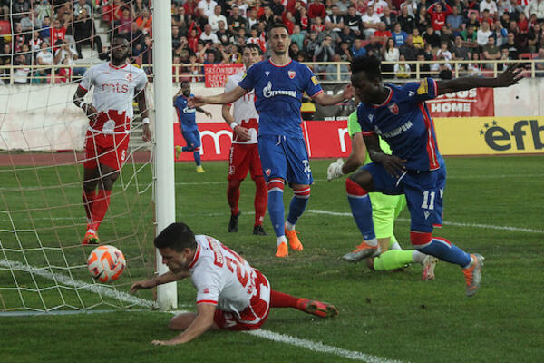 NAVIJAČI NA "ČAIRU" ODUŠEVLJENI! Za samo nekoliko minuta pala dva gola! (VIDEO)