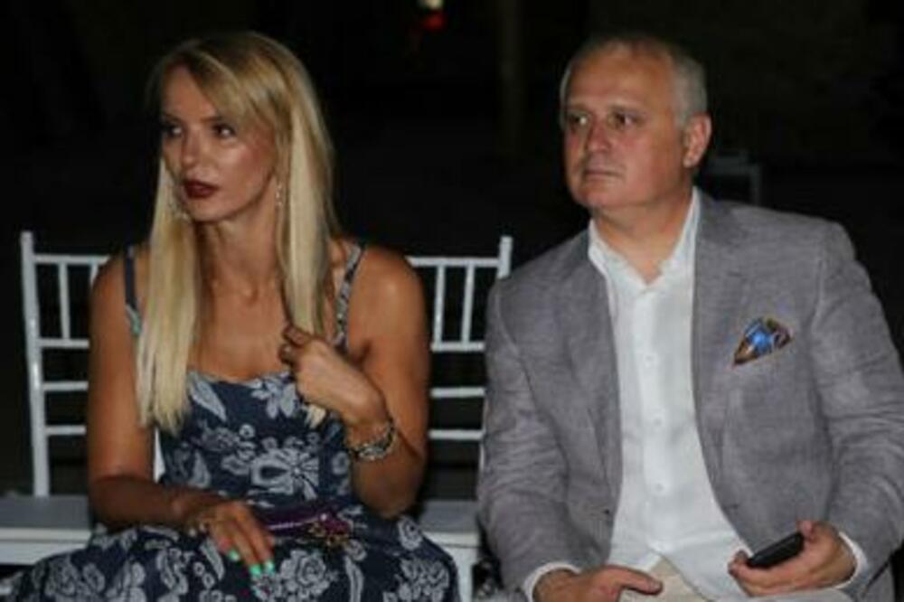 SA 22 DIPLOMIRALA, SA 25 POSTALA DIREKTORKA: Ovo je žena novog ministra Vesića, zaposlena je u SVETU SPORTA