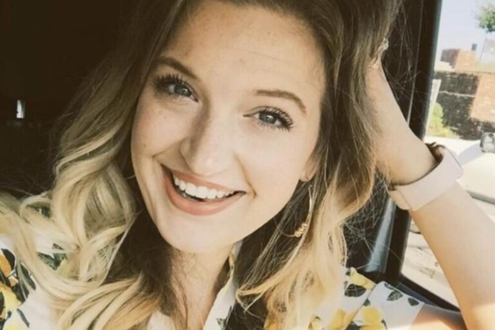 DOŠLA JE NA POGUBLJENJE OVAKO OBUČENA I ODMAH JOJ JE IZREČENA ZABRANA: Da li je po vama ovo normalno (FOTO)