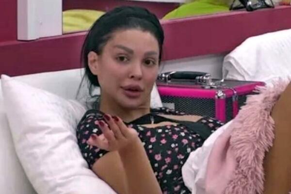 STIGLO SAOPŠTENJE U ZADRUGU ZBOG KOG MAJI MARINKOVIĆ NIJE DOBRO: Objavljen SNIMAK, vidi se koliko je STRAŠNO