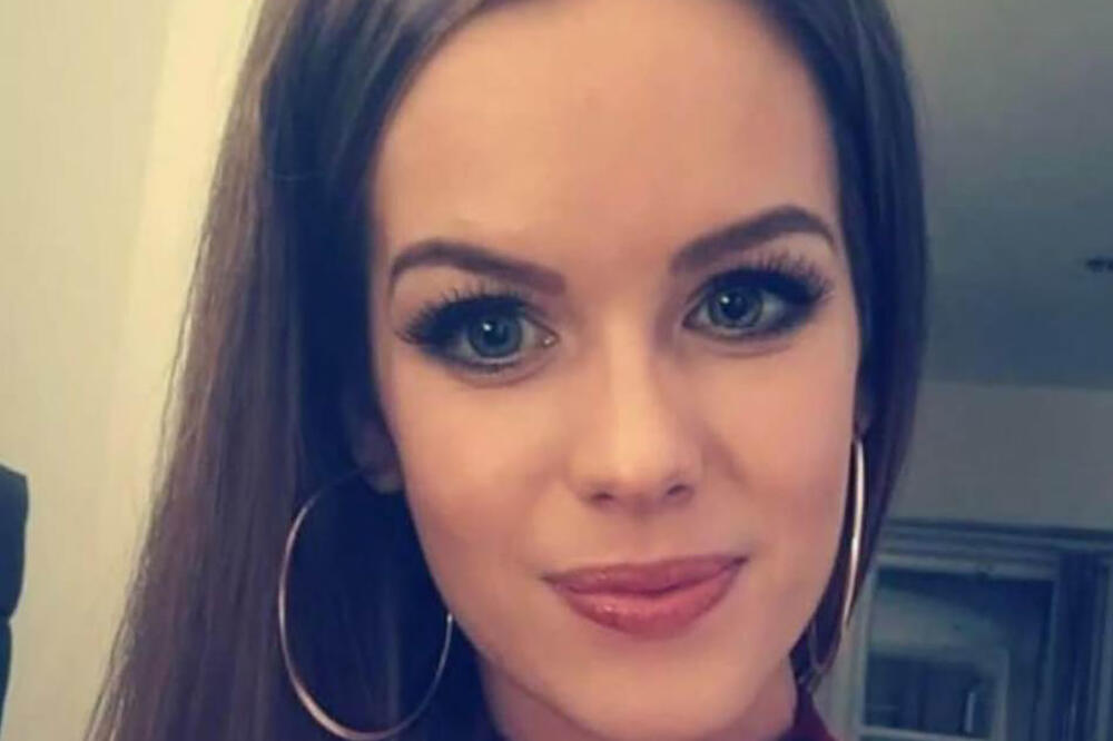 Profesorka nađena sa devetoricom učenika u sobi! (FOTO)