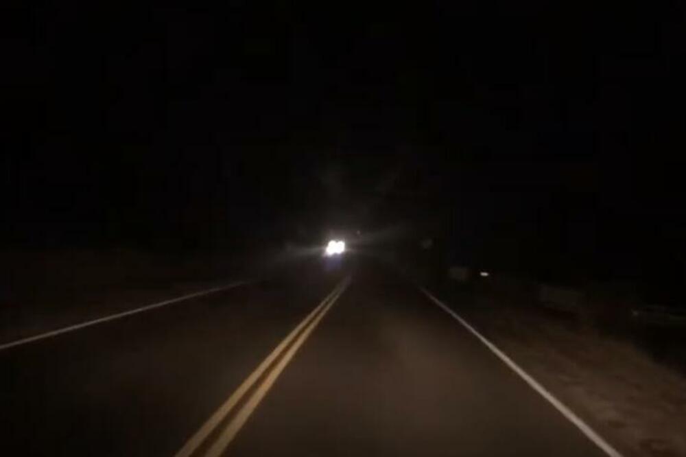 NAJVEĆA ZAMKA I OPASNOST ZA VOZAČE JE NA DRUMOVIMA: Ova opasna pojava TOKOM ZIME se ne uočava lako, budite OPREZNI