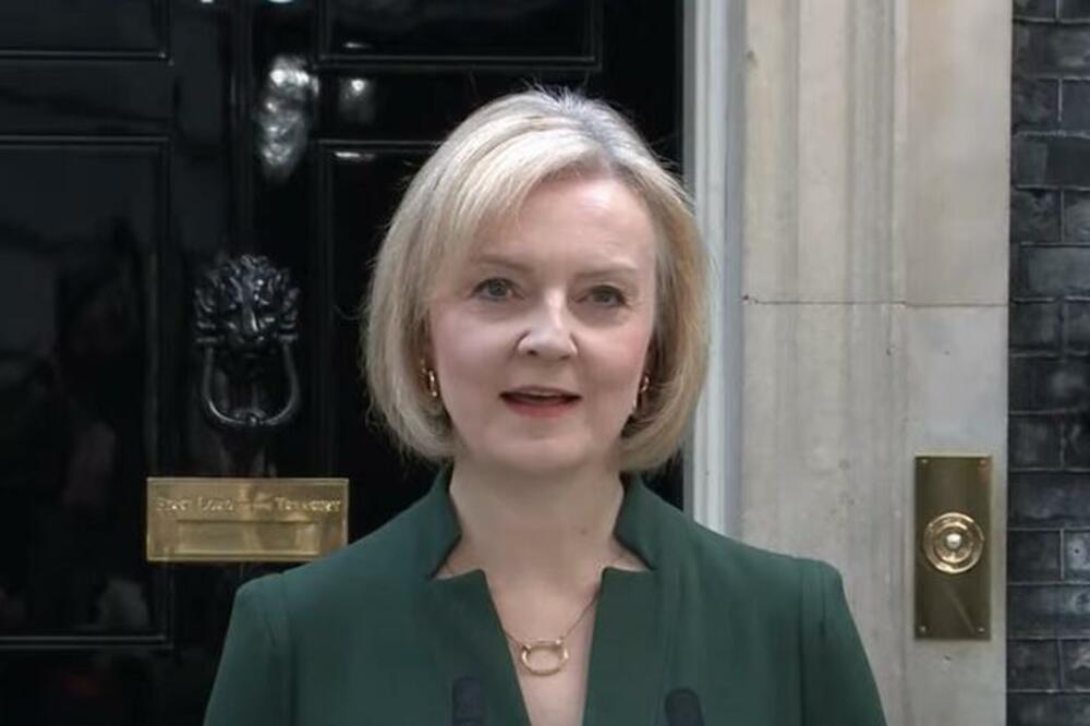 LIZ TRAS SE OBRATILA POSLEDNJI PUT: Slušajte šta je poručila u svom OPROŠTAJNOM GOVORU (VIDEO)