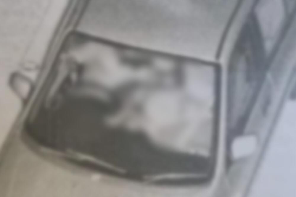 PAR UHVAĆEN U VRELOJ AKCIJI?! Kamere snimile šta su radili tokom VOŽNJE, pogledajte pa PROCENITE (VIDEO)