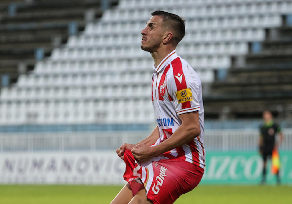 Aleksandar Pešić slavi gol