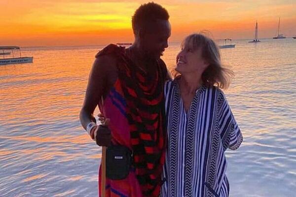 PENZIONERKE MASOVNO ODLAZE U GAMBIJU ZBOG INTIMNIH ODNOSA: Muškarci su čak 30 godina mlađi od njih i uzimaju NOVAC