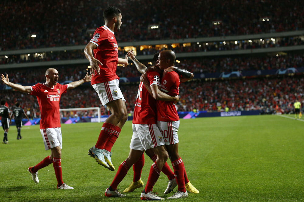 BENFIKA NOKAUTIRALA JUVENTUS! Vlahović "pokraden", "orlovi" izbacili "staru damu" iz Lige šampiona (VIDEO/FOTO)