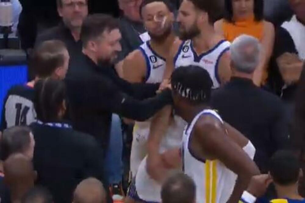 TOMPSON ISKLJUČEN PRVI PUT U KARIJERI: Klej podivljao posle treš-toka sa Bukerom, podeljeno 7 tehničkih! (VIDEO)