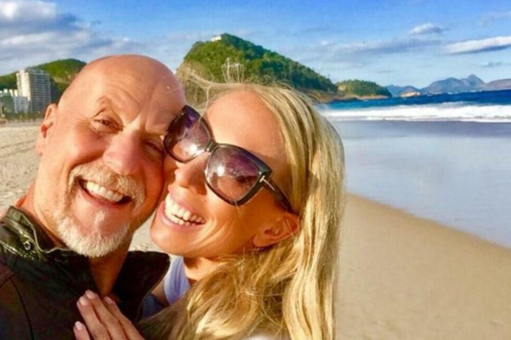 POSLEDNJA SLIKA NEMAČKOG MILIJARDERA PRED SMRT: Nasmejan sa porodicom, nisu ni slutili ŠTA IH ČEKA! (FOTO)