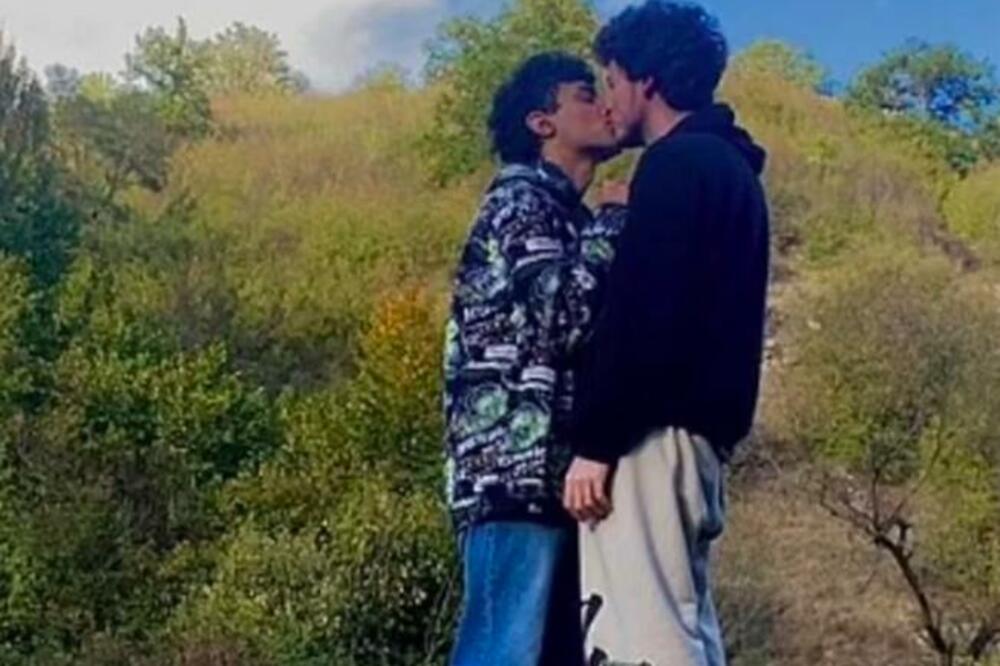 POLJUBILI SE I SKOČILI U SMRT SA MOSTA: Arsen i njegov dečko objavili SRCEPARAJUĆE slike pre STRAVIČNOG ČINA (FOTO)