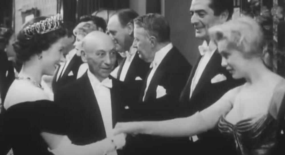 Kraljica Elizabeta II, Kraljica Elizabeta, Merlin Monro