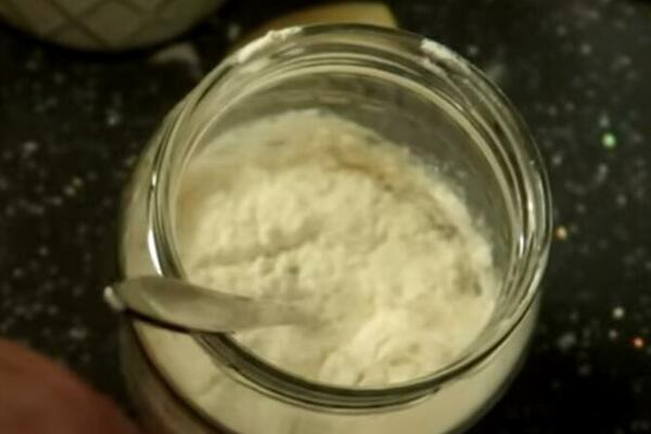 SIPAJTE OVU SMESU U WC ŠOLJU PRED SPAVANJE I GLEDAJTE ČUDO: Kada UJUTRU pustite VODU ostaćete VAN SEBE