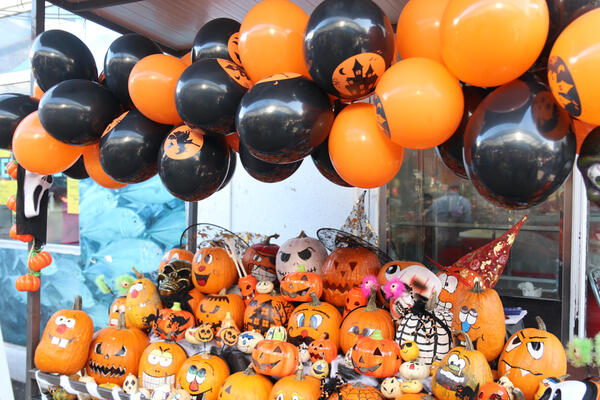 KADA JE NOĆ VEŠTICA? Bliži nam se DATUM koji je uvek POVOD za još jedan RASKOL među Srbima!