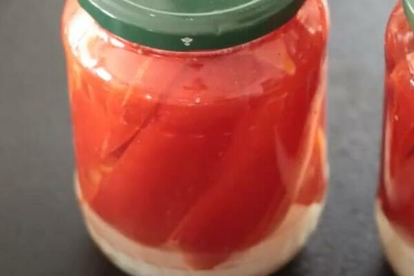 NAPRAVITE PAPRIKE IZ TEGLE ZA SAMO SAT VREMENA: Pikantna ZIMNICA kojoj NIKO neće ODOLETI (RECEPT)