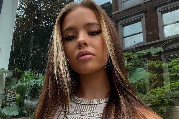 OBOGATILA SE OD ZAVOĐENJA ZAUZETIH MUŠKARACA: Kada vidite ČIME SE BAVI ova devojka, zastaće vam knedla u grlu