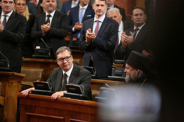 VUČIĆ NAKON IZBORA VLADE: Očekujem od vas da vam interesi Srbije i našeg naroda budu jedini cilj