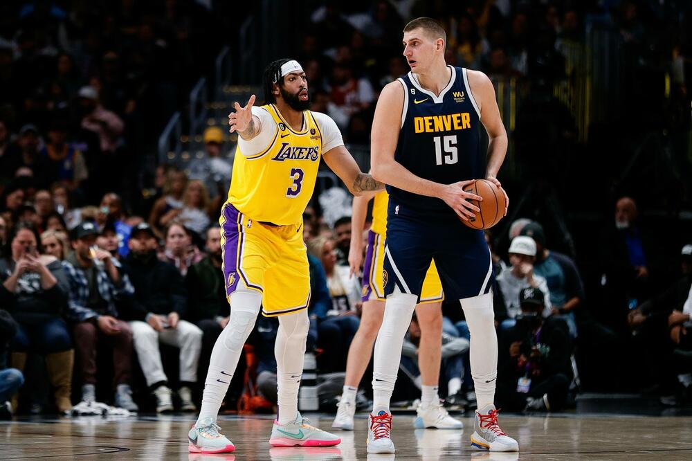 NIKOLA JOKIĆ UNIŠTIO LEJKERSE! Lebron i Dejvis nemo gledali DOMINACIJU SRBINA - Skok falio za TRIPL-DABL (VIDEO)