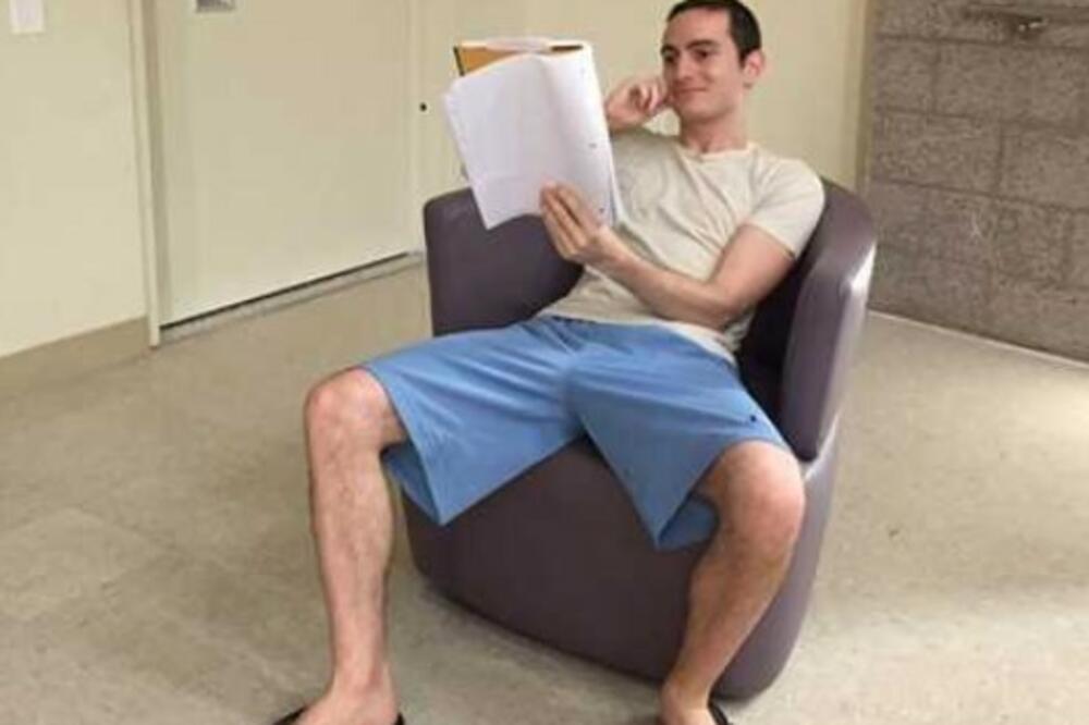 OVAJ ČOVEK VEĆ 10 GODINA NEMA DEVOJKU, SVE GA OSTAVLJAJU KAD ČUJU JEDNU STVAR: Da li je moguće da ovo radi?