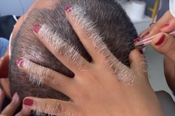 OVOM ČOVEKU SE SVI SMEJU U FACU ZBOG ONOG ŠTO MU JE URADIO FRIZER: Dozivaju Boga i UMIRU OD SMEHA (VIDEO)