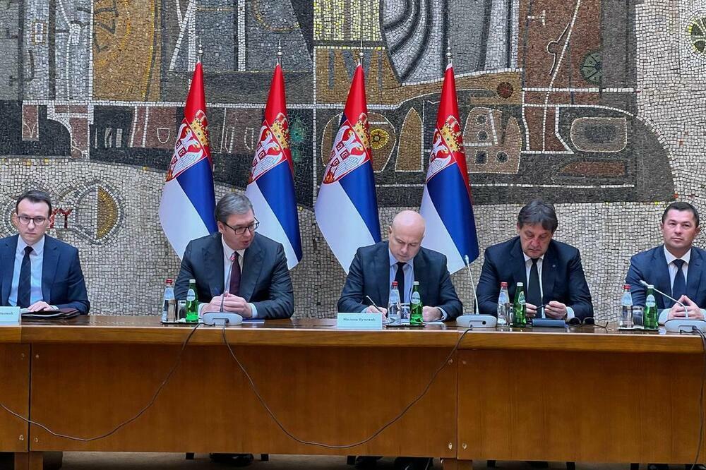 Vučević na sastanku s predstavnicima Srba s KiM: Srbija nikad neće napustiti svoj narod, činiće sve da ga zadrži