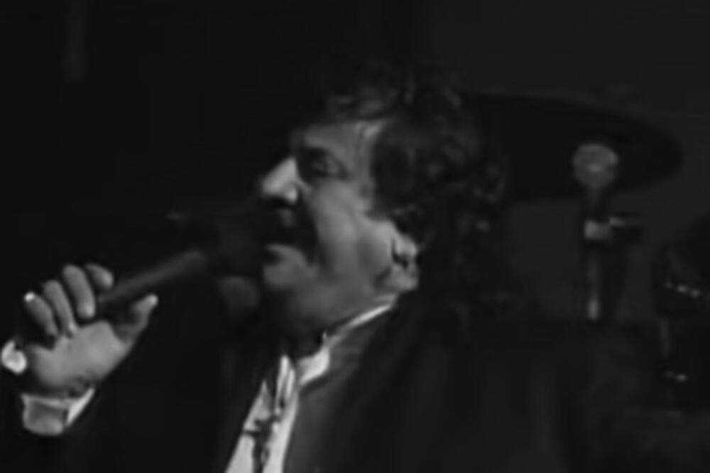 SAOPŠTENE SU TEŠKE VESTI: Umro POZNATI PEVAČ, TUGA