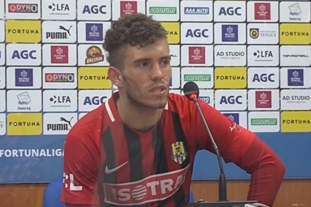 HRVAT I ALBANAC POMOŽU SRPSKOM FUDBALERU DA ISTERA PRAVDU: Saigrači su ga držali, a trener ga BRUTALNO pretukao?!