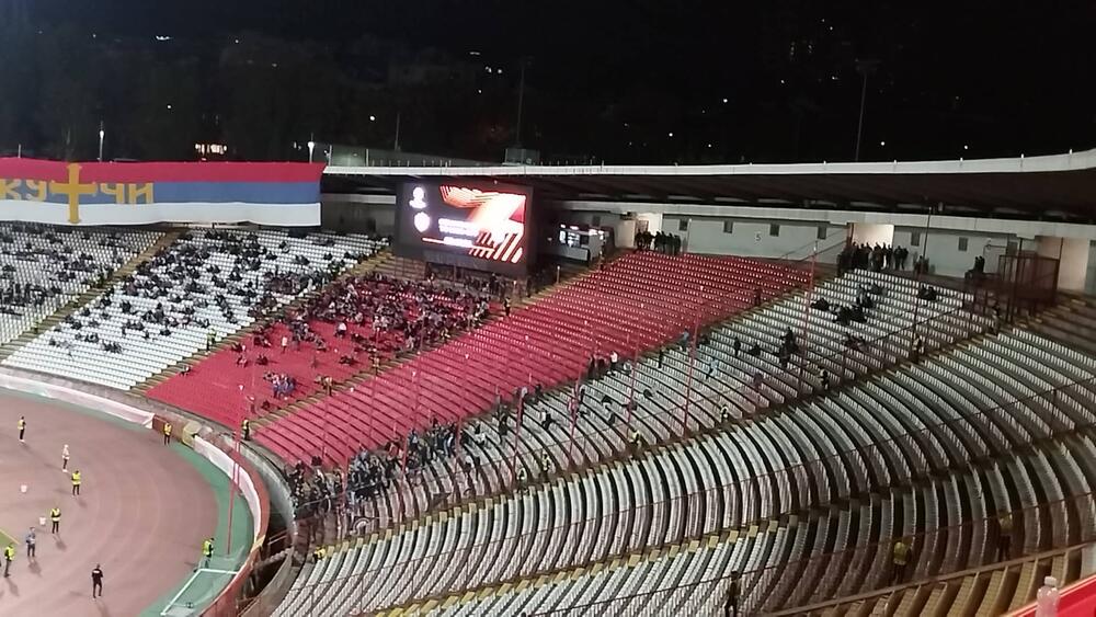 Navijači Trabzona u kavezu Marakane