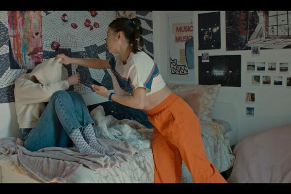 HIT: Zvezda popularne domaće serije snimljena u gradskom prevozu (FOTO)