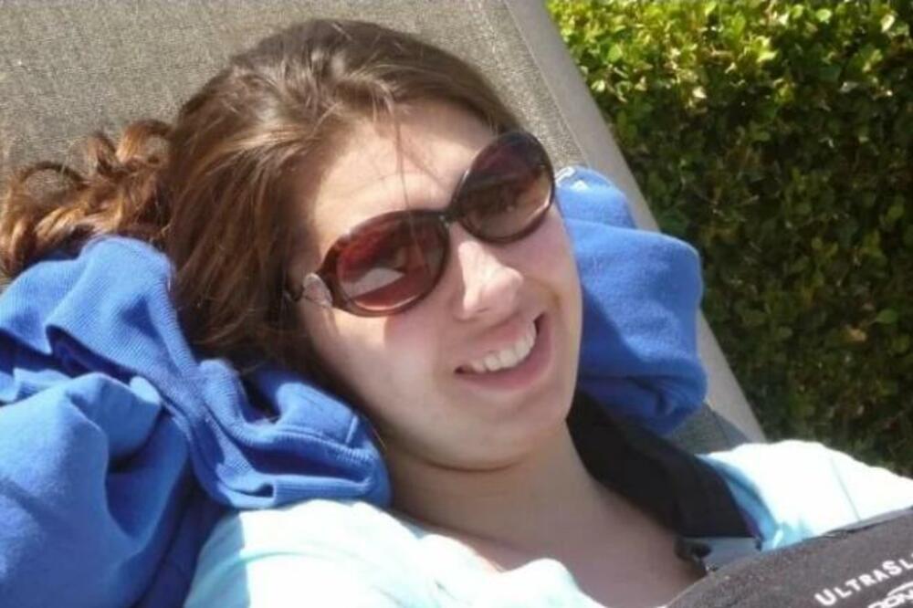 ZBOG BEZAZLENOG POTEZA VIŠE NE MOŽE DA SAVIJE KIČMU I POMERA GLAVU: Lekari godinama PRAVILI ISTU GREŠKU, PAKAO!