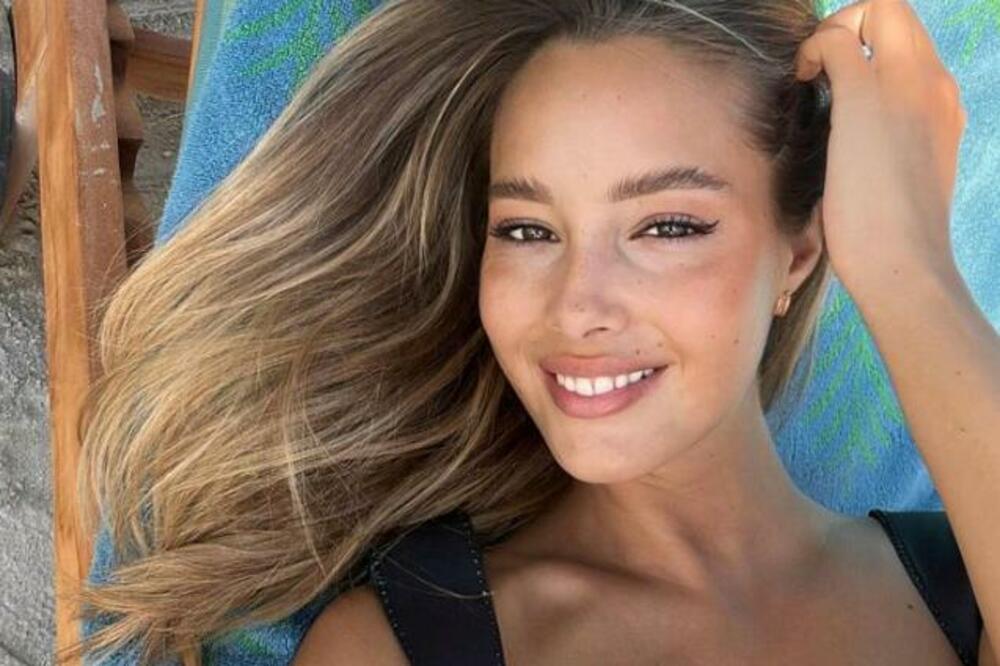 KAO PEPELJUGA IZ FILMOVA ZA ODRASLE: Padaju vilice zbog ZANOSNE supruge bivšeg saigrača Dušana Tadića (FOTO)