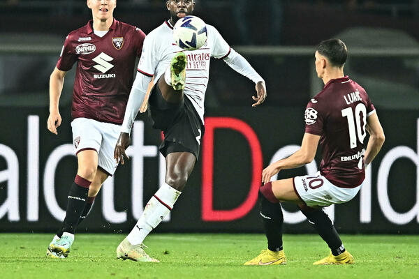 POTPUNA LUDNICA! Srpski Torino SRUŠIO Milan, Hrvat isključen! (FOTO)