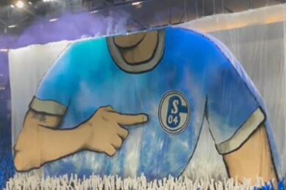 NEMCI ZADALI DOMAĆI ZADATAK: Koreografija za divljenje navijača Šalkea, kako su ovo uradili?! (VIDEO)