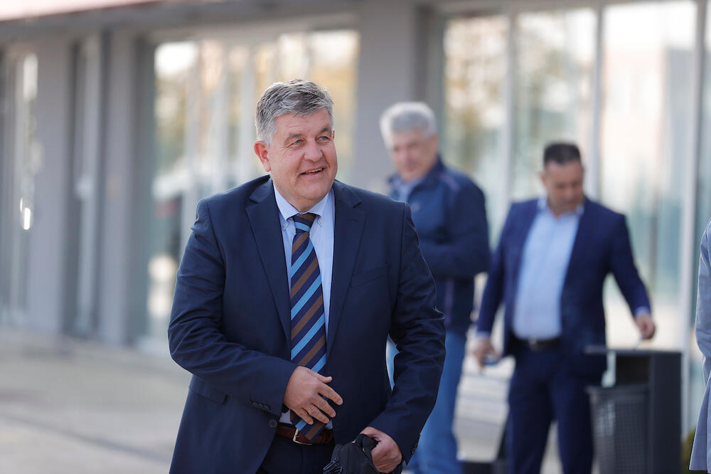 Nedić zagrmeo: Zvezda oštećena na Marakani!