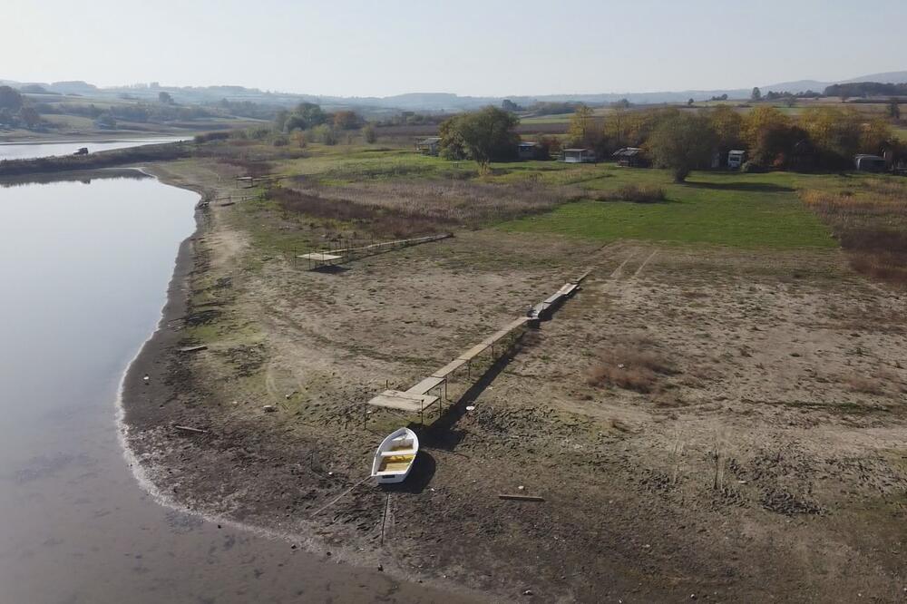 JEZIVI PRIZORI ŠUMADIJSKOG MORA: Zbog ovoga samo TUGA MOŽE DA VAS UHVATI, prolaznici su bez reči (FOTO)