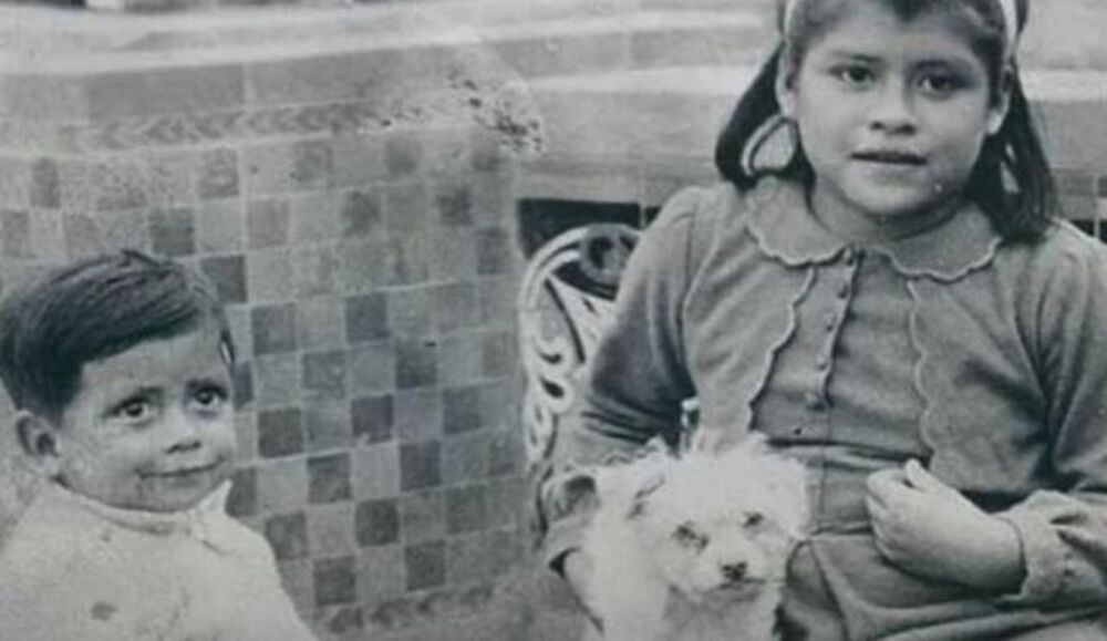 Lina često radije igra sa svojim lutkama nego sa svojim detetom