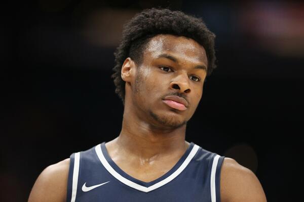 UŽASNE VESTI: Sin Lebrona Džejmsa imao srčani zastoj, HITNO prebačen u bolnicu!