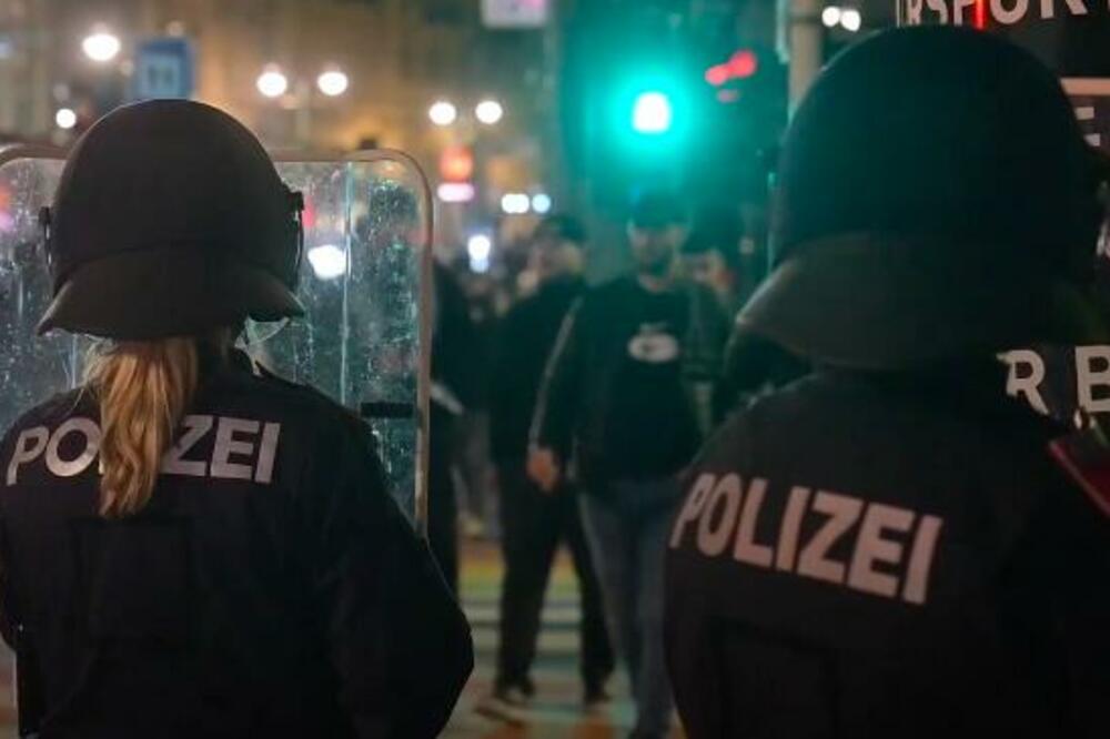 SRBIN (50) NOŽEM UBIO PARTNERKU U ITALIJI: Posle masakra se sakrio u CRKVI, odzvanjao VRISAK