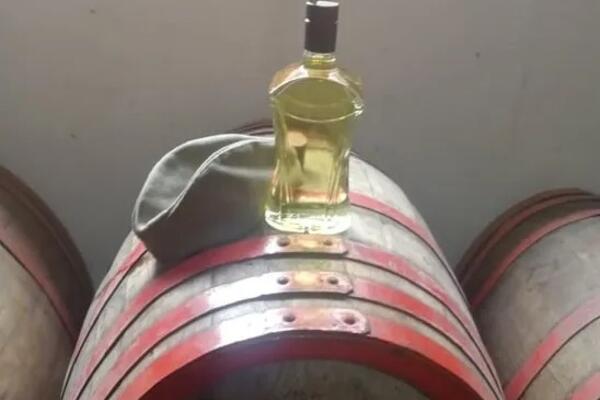 OVAKO SE PRAVI PREPEČENICA I NIKAKO DRUGAČIJE! Dragan ima NEVEROVATAN NAČIN, rajsko piće samo klizi niz grlo!