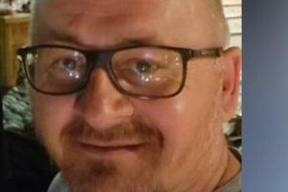 DETALJI UBISTVA BOSANCA: Napadač hladnokrvno upucao kamiondžiju PRED DECOM, nesrećni muškarac PREMINUO NA MESTU!