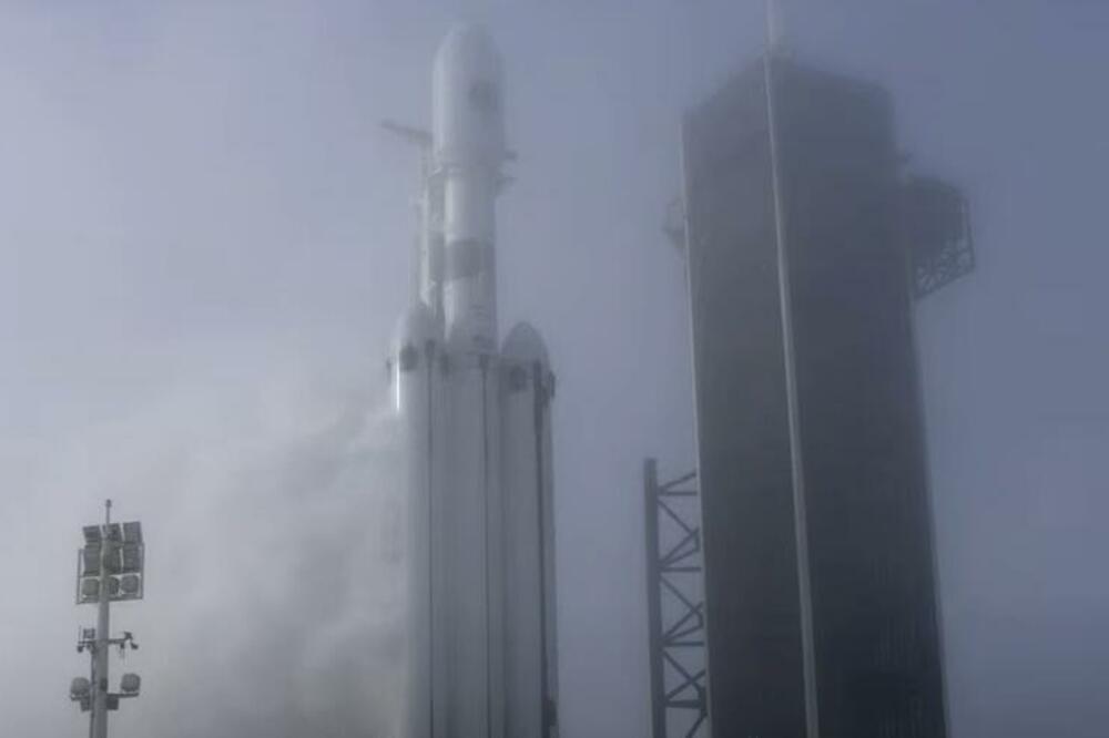 ILON MASK LANSIRAO NAJMOĆNIJU RAKETU TRENUTNO U FUNKCIJI: Pokrenuta poverljiva MISIJA! (VIDEO)