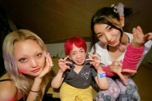 MUŠKARAC ZAROBLJEN U TELU DEČAKA POSTAO ZVEZDA FILMOVA ZA ODRASLE: Jedna noć mu je promenila život (FOTO)