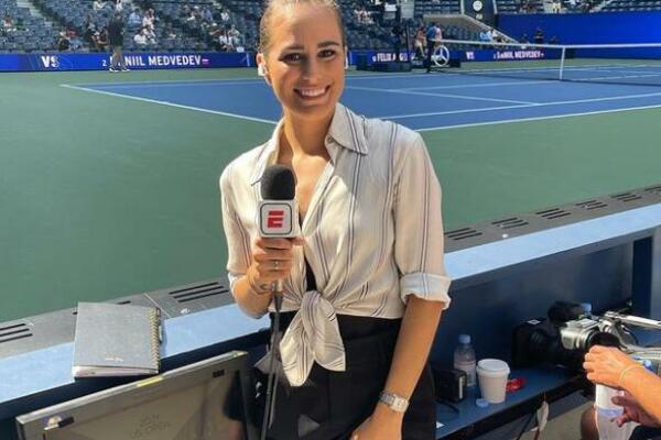 LEPA TENISERKA NAPALA ĐOKOVIĆA, PA SE POKAJALA! Bruka Portorikanke o kojoj BRUJI teniski svet! (FOTO)