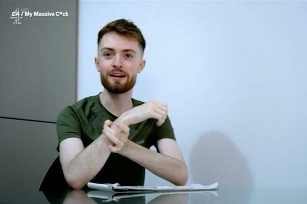 "IMA NEŠTO VIŠE OD 24 CM": Zbog veličine dobio je OTKAZ, a evo šta su mislili O NJEMU