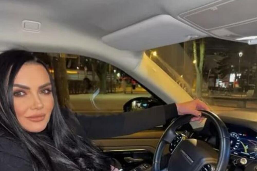 DA LI JE OVO NAJVRELIJA BAKA U SRBIJI? Ultra kratki ŠORTS pokazao koliko je JAKA: Vesna IZUVA zgodnim TELOM